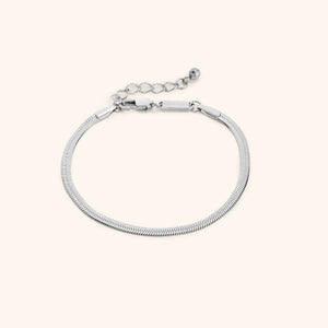 Photo of the silver bracelet that features interlocked slanted links in a style that dates back to Ancient Egypt.
