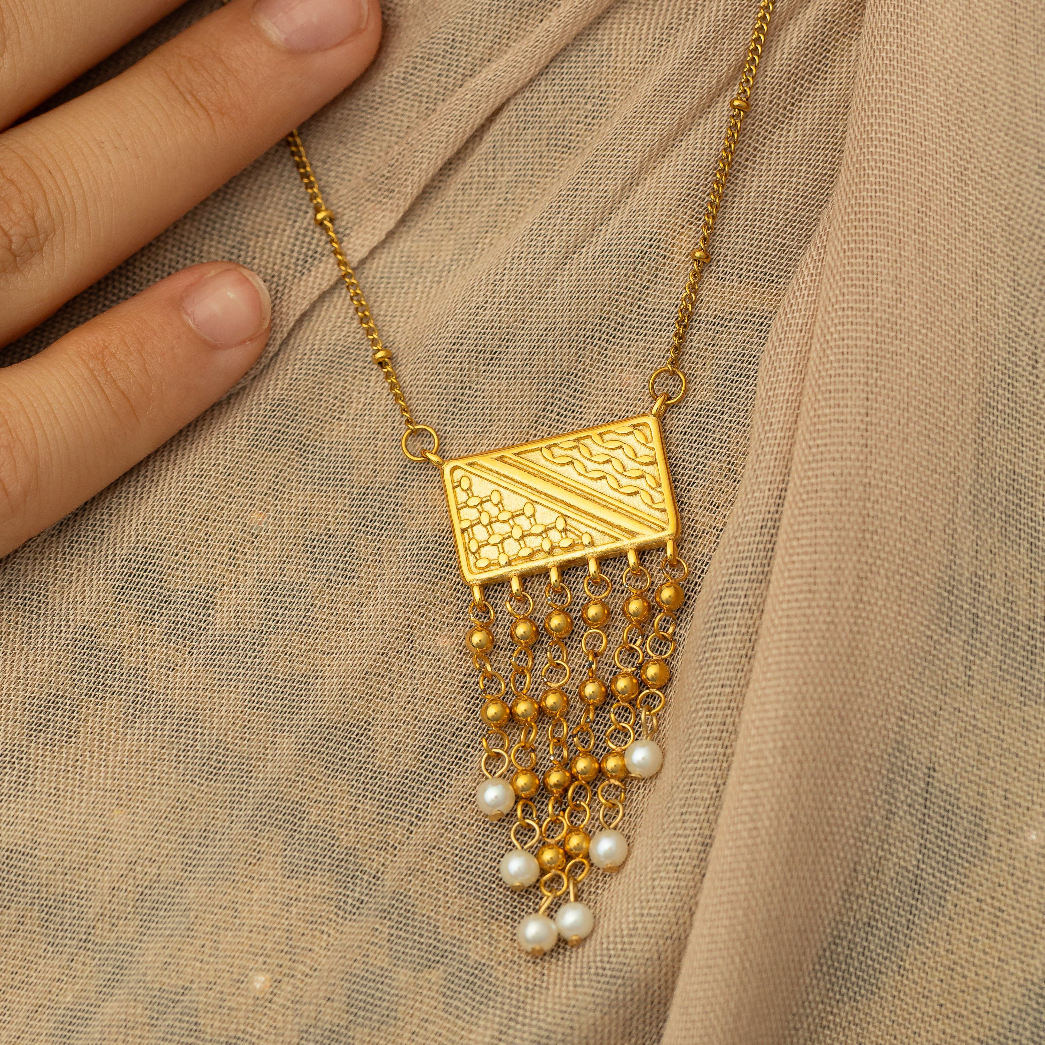 Raining Keffiyeh Necklace