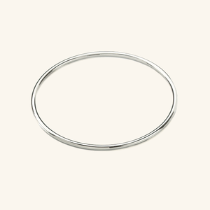 Picture of silver thin bangle.