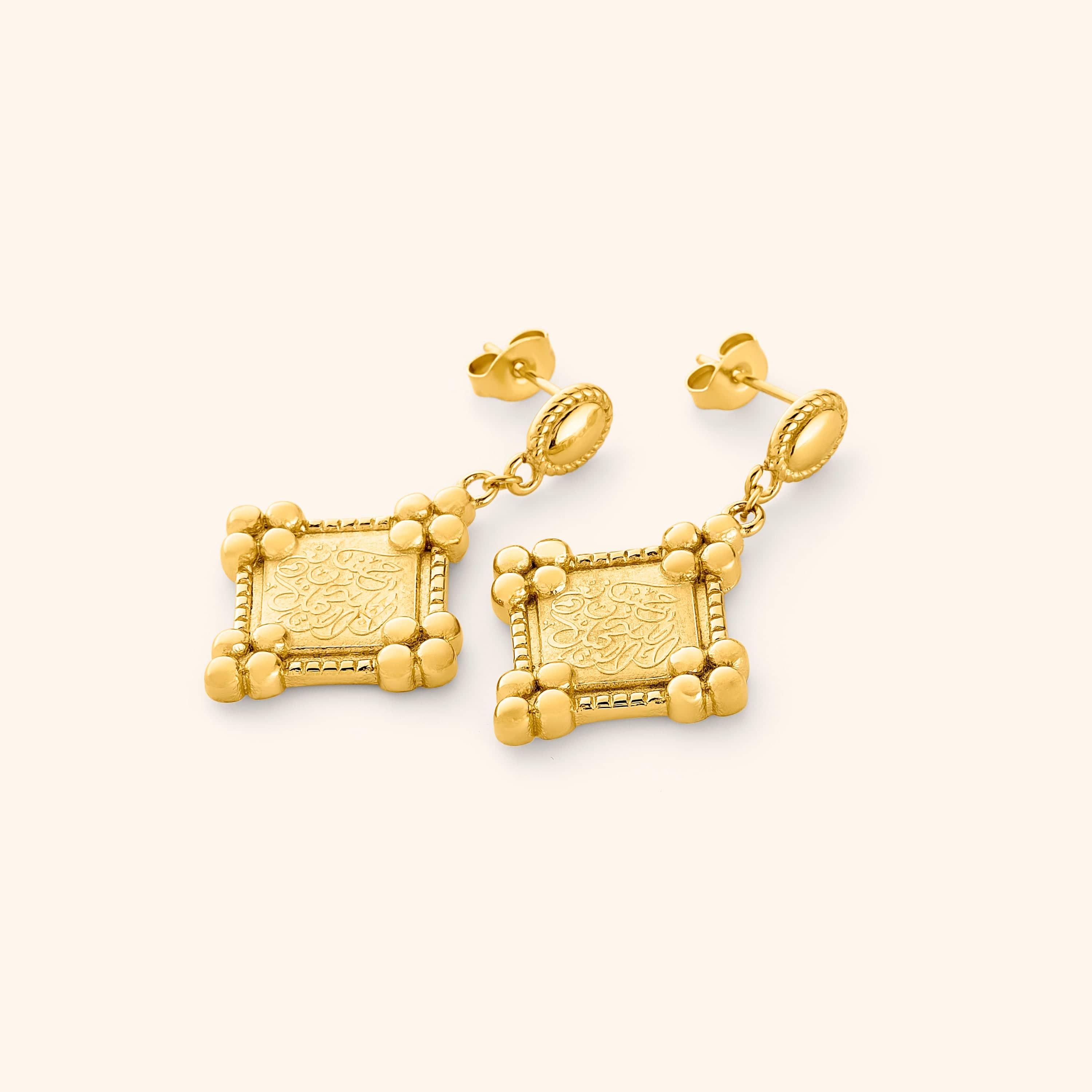18K gold plated earrings featuring Diamond-shaped plaques stamped with حَسْبُنَا اللَّهُ وَنِعْمَ الْوَكِيلُ (Hasbunallahu wa ni'mal wakeel).